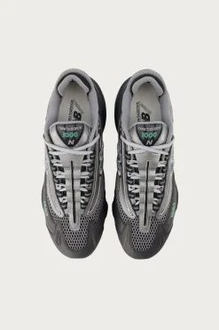 New Balance 1000 - Black/Dark Silver Metallic/Lime Leaf< Footwear