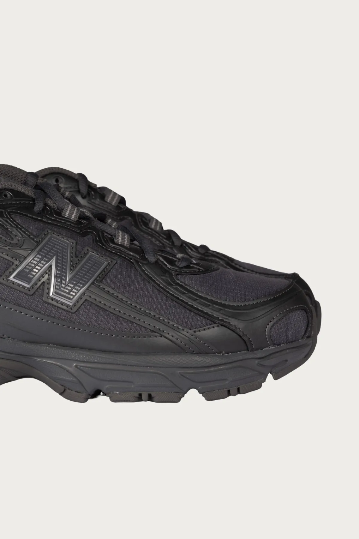 New Balance 740 - Castlerock/Silver Metallic< Footwear