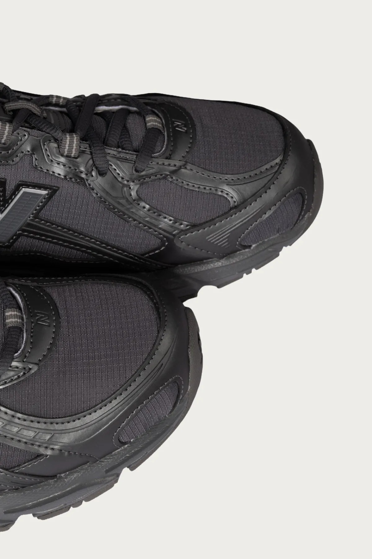New Balance 740 - Castlerock/Silver Metallic< Footwear
