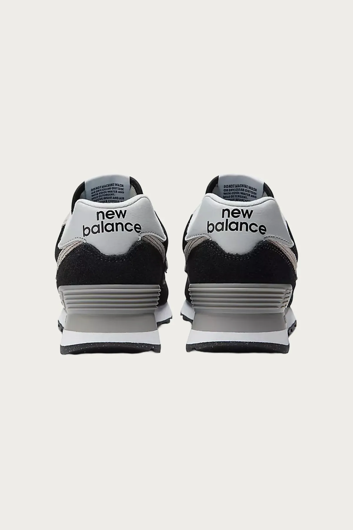 New Balance 574 Core - Black/White< Footwear