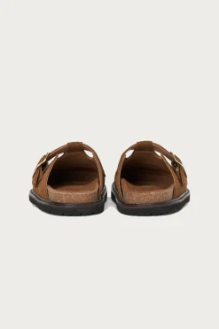 Hender Scheme Buggs Seude Clog - Camel< Footwear