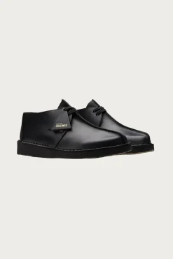 Clarks Desert Trek - Black Smooth Leather< Footwear