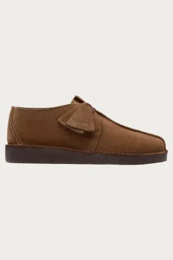 Clarks Desert Trek - Brown Suede< Footwear