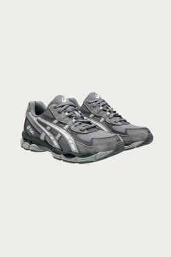 ASICS Gel-NYC 2055 - Carbon/Cement Grey< Footwear