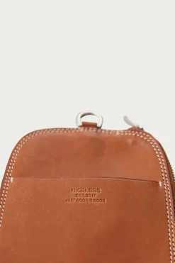 Niceness Klaus Gadget Case - Cognac< Accessories