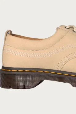 Dr. Martens Lowell - Buttersoft Light Tan< Footwear