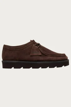 Clarks Meare Walla - Dark Brown Suede< Footwear