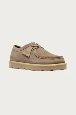 Clarks Meare Walla - Smoke Grey Suede< Footwear