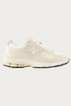 New Balance 2002R - Calm Taupe/Angora/Silver< Footwear