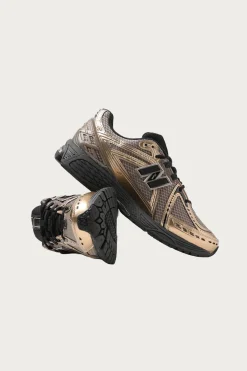 New Balance 1906R - Mushroom Black/Black Metallic< Footwear