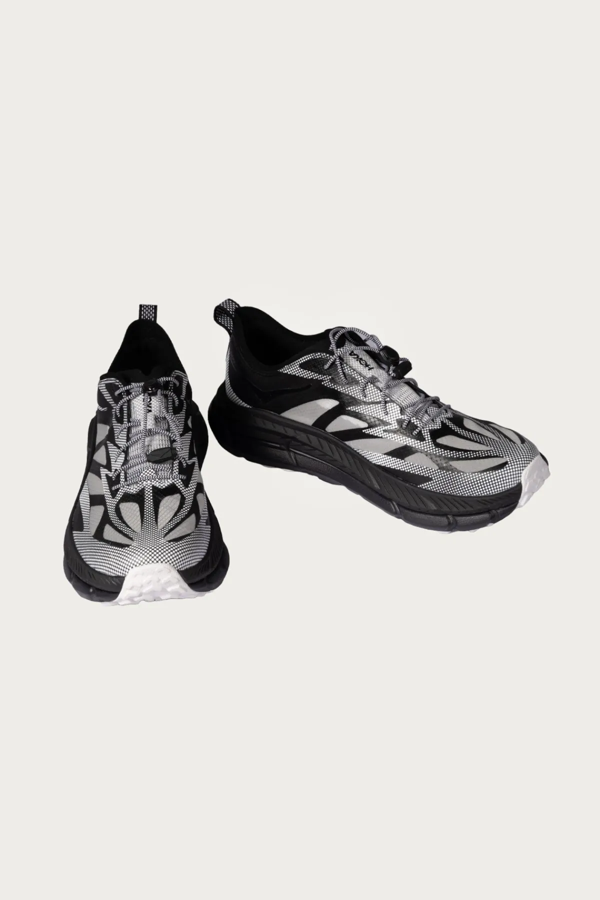 HOKA U Mafate Speed 4 Lite TS - Black/White< Footwear