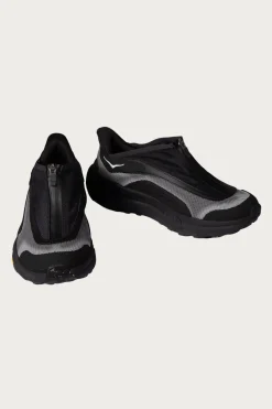 HOKA U Project Transport TS - Black/White< Footwear