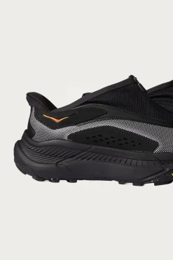 HOKA U Project Transport TS - Black/White< Footwear