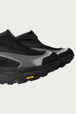 HOKA U Project Transport TS - Black/White< Footwear