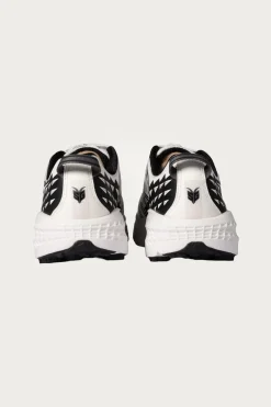 HOKA U Speedgoat 2 - Black/Frost< Footwear