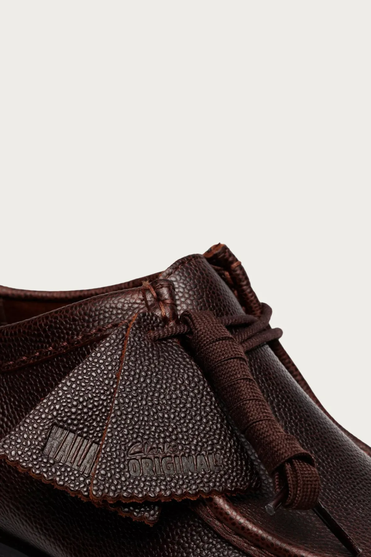 Clarks Walla Yukoner - Brown Scotch Grain< Footwear