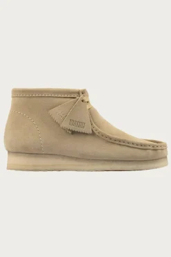 Clarks Wallabee Boot - Maple Suede< Footwear