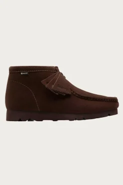 Clarks Wallabee Boot Goretex - Dark Brown Suede< Footwear