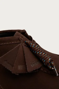 Clarks Wallabee Boot Goretex - Dark Brown Suede< Footwear